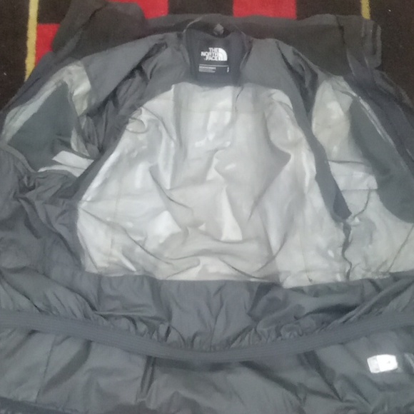 COPY - Northface shell jacket - Picture 3 of 7